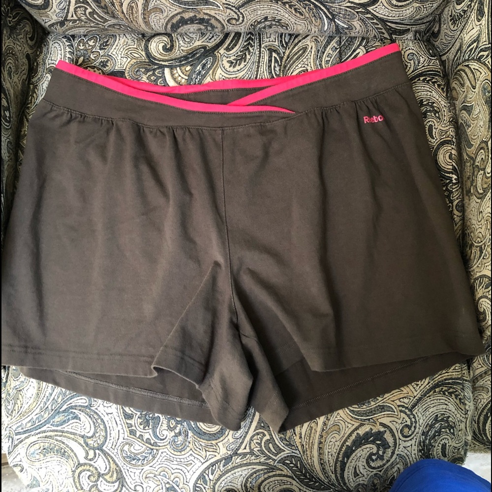 Reebok Play Dry Brown Shorts Sz L